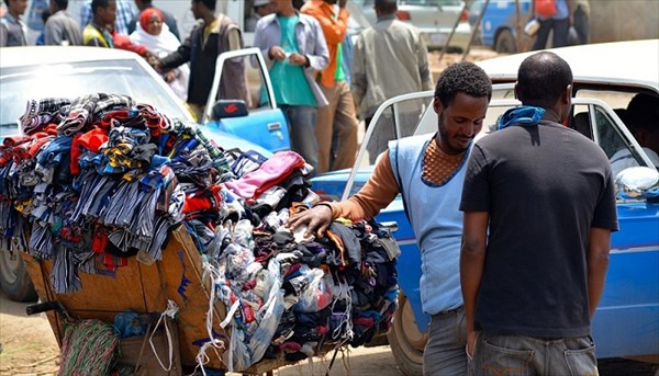 L'informel, un frein à la relance des économies africaines selon la Banque  mondi