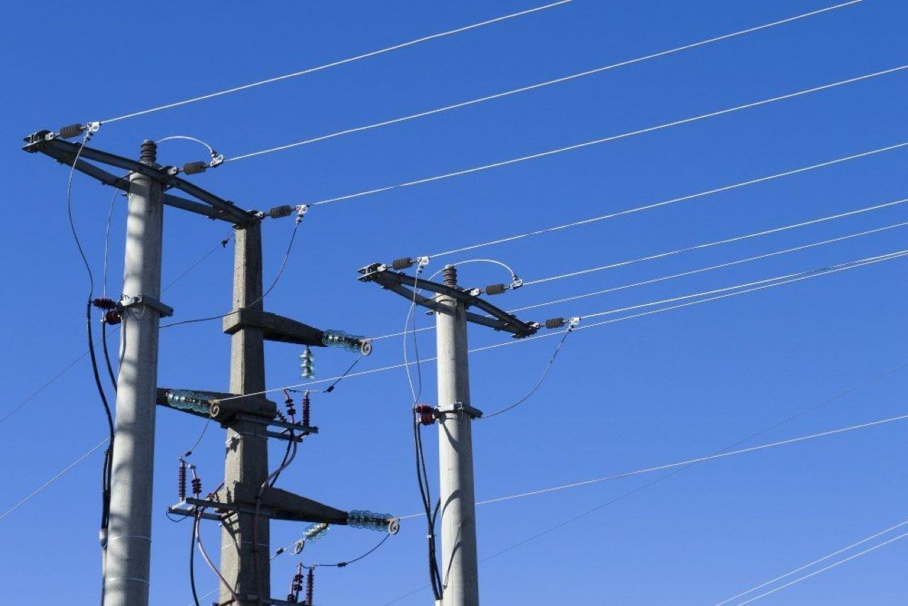 Ghana : Malgré une hausse de 40% des tarifs d’électricité, le secteur énergétique affiche encore un déficit de 1,4 milliard USD