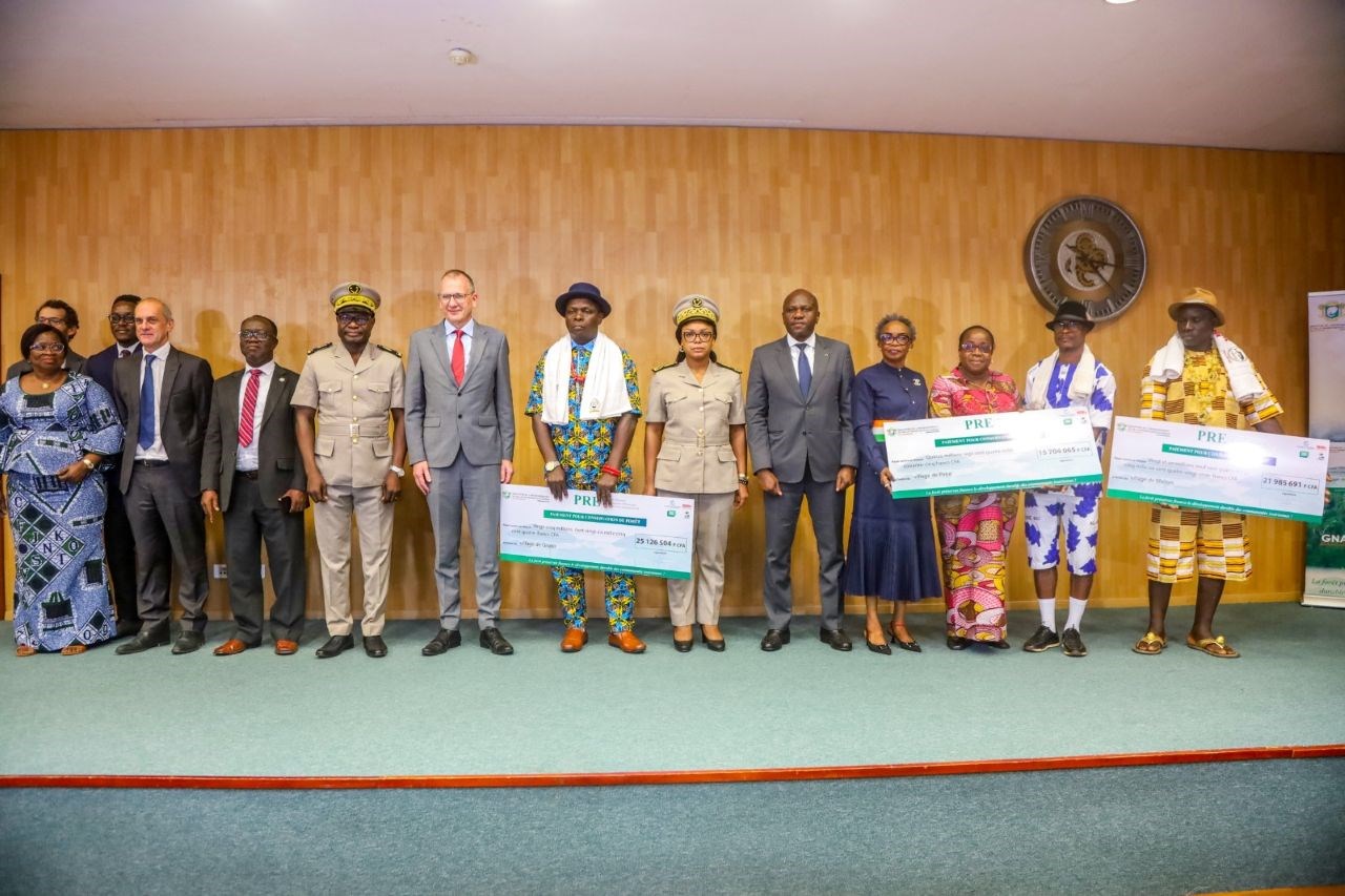 Côte d’Ivoire : 63 millions FCFA versés à trois villages pour avoir préservé plus de 1 000 hectares de forêt